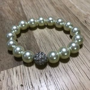 Stella & Dot White Pearl Bracelet